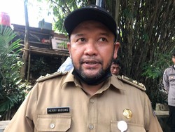 Turap Sementara Dibangun di Kali Stamu Depok Antisipasi Banjir
