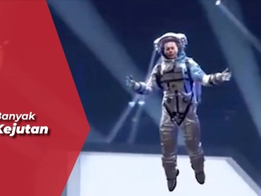 Highlight VMAs 2022, Johnny Depp Jadi Astronot-Penampilan BLACKPINK