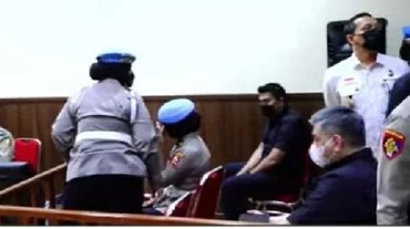 Polwan Nangis Terisak di Sidang Etik Ferdy Sambo, Sedih dan Menyesal?