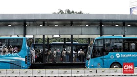 YLKI Terima 88 Aduan Sistem Tap In Tap Out, Transjakarta Minta Maaf