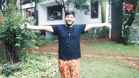 <p>Rumah Irish Bella dan Ammar Zoni adalah salah satunya, Bunda. Pasangan artis ini diketahui memiliki rumah dengan nuansa alam di tengah kota Jakarta. (Foto: YouTube Aish TV)</p>