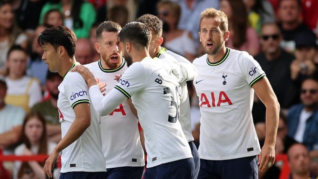 Tottenham Hotspur menang 2-0 atas Nottingham Forest pada pekan keempat Liga Inggris di City Ground, Minggu (28/8).