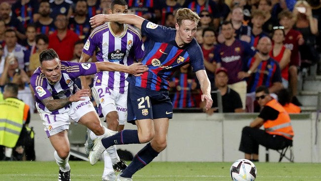Setelah mati-matian mempertahankan Frenkie de Jong dari buruan Manchester United, Barcelona kini membuka kembali peluang untuk menjualnya.