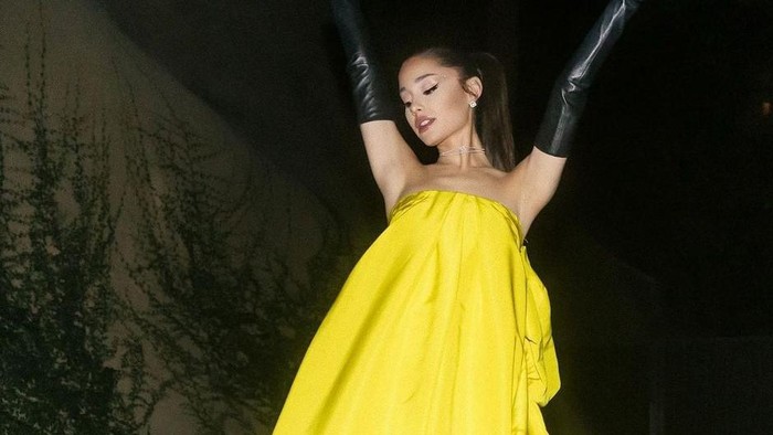 Kian Populer, Sejumlah Selebriti Ini Tampil Modis dengan Outfit Warna Neon