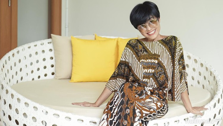 Tantangan Ibunda Cinta Laura Terapkan Pola Asuh