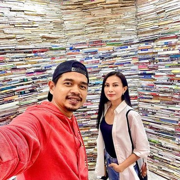 Sah Jadi Ayah Anak Amalia, Bambang Pamungkas Pamer Mesra dengan Istri