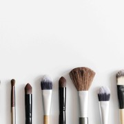 Baru Belajar Makeup? Kenali Macam-macam Brush dan Fungsinya Ini!