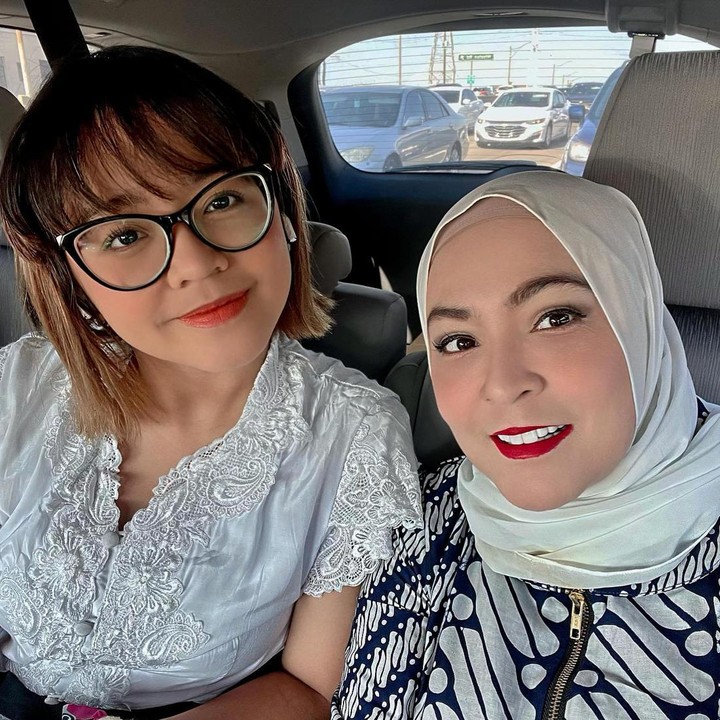 <p>Anak Sulung Uya Kuya dan Astrid, yakni Cinta Kuya juga diketahui tengah menjalani pendidikan di luar negeri. Perempuan 19 tahun ini kuliah di Pasadena City College, Los Angeles, California. Selain kuliah, Cinta juga meluangkan waktunya untuk bekerja paruh waktu di salah satu restoran Jepang di negara tersebut, Bunda. (Foto: Instagram @astridkuya)</p>