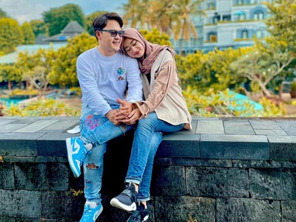 Sweet! Tak Mau LDR dengan Istri Dokter, Danang DA Tolak Beasiswa S3 di Manchester