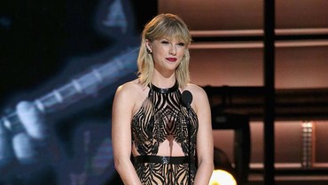 img-title Benarkah Taylor Swift Bakal Kolaborasi dengan BLACKPINK?