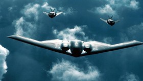 AS Dongkrak Daya Mengerikan Rudal Bomber Siluman, China Ketar-ketir