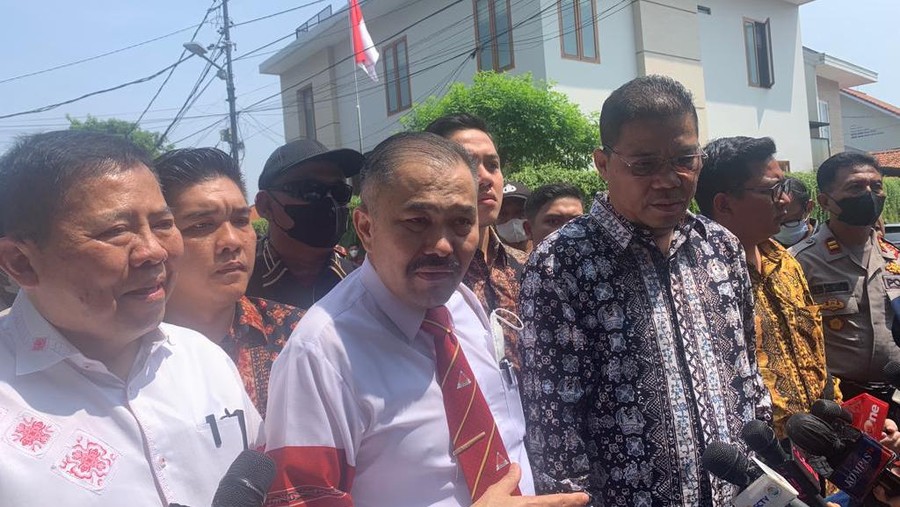 Kamaruddin Simanjuntak. Kamaruddin Simanjuntak.