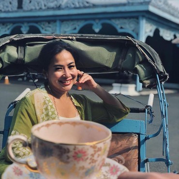 Inikah Sosok Pacar Baru Feni Rose Usai 3 Tahun Menjanda?