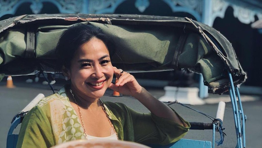 Kece! Feni Rose Koleksi Cangkir Teh hingga Berdiet