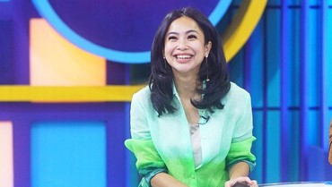 img-title Ungkap Alasan Bercerai, Feni Rose: Saya Kurang Pintar