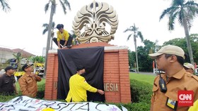 Aliansi Mahasiswa Kecewa Rektor UI Ari Kuncoro Enggan Temui Demonstran