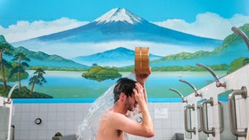 FOTO: Nasib Sento, Pemandian Ikonik Jepang yang di Ujung Tanduk