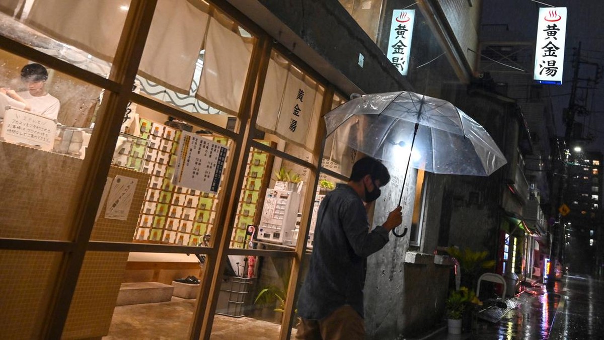 FOTO: Nasib Sento, Pemandian Ikonik Jepang yang di Ujung Tanduk