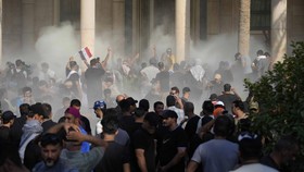 img-title Apa Penyebab Kerusuhan di Irak sampai 30 Demonstran Tewas?