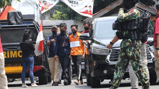 Pengacara Bharada E, Ronny Talapessy memastikan kliennya sudah siap untuk menjalani persidangan.