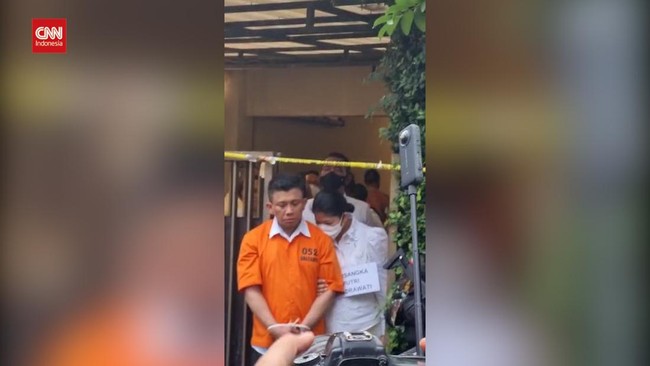 Ferdy Sambo sempat mengantar Putri Candrawathi hingga gerbang depan rumah dinas di Komplek Polri, Duren Tiga, usai pembunuhan Brigadir J.