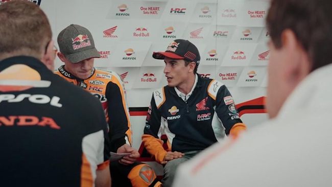 video-aksi-marquez-jadi-pelatih-rider-honda-di-motogp