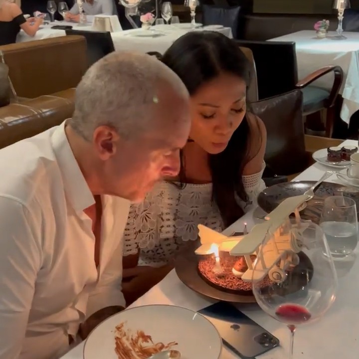 <p>Penampilan pasangan ini menarik perhatian netizen, Bunda. Anggun tampak menawan dengan dress putih berenda bersama sang suami berkemeja warna senada. (Foto: Instagram @anggun_cipta)<br /><br /><br /></p>