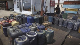 Timbun 6 Ton BBM Solar, Warga Kupang Ditangkap Polisi