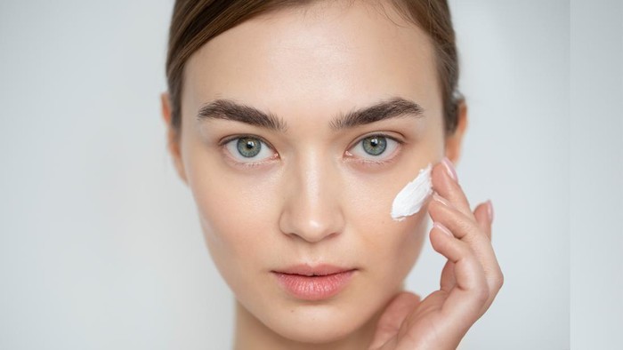 img-title Kenapa Re-apply Sunscreen itu Penting?