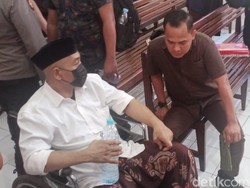 Sidang Penembakan Najamuddin, Eks Kasatpol PP Makassar Pakai Kursi Roda