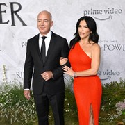 Intip Gaya Stylish Lauren Sanchez Kekasih Jeff Bezos, Punya Tas Hermes Seharga Miliaran!