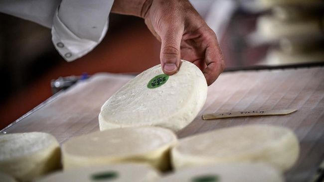 Keju terbaik dunia untuk 2022 ditetapkan berasal dari Swiss. Keju tersebut mengalahkan 4.434 keju lain dari 42 negara.