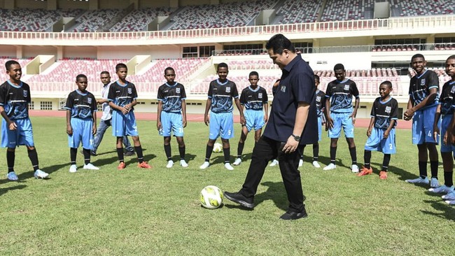 Menteri BUMN Erick Thohir mengatakan, Peresmian Papua Football Academy (PFA) menjadi komitmen pemerintah untuk membangun Papua lewat sepak bola.