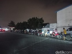 Ada Isu BBM Naik, Warga Medan Isi Penuh Tangki Kendaraan