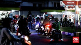 Polisi Jaga SPBU Makassar Jelang Kenaikan Harga Pertalite