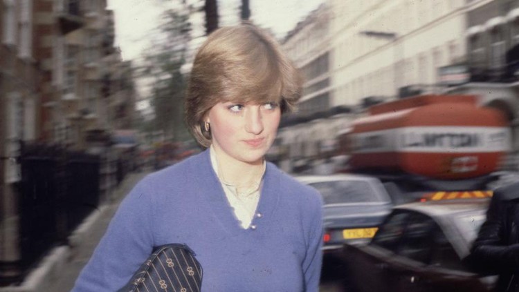 Diana, Princess of Wales meninggal pada usia 36 tahun dalam kecelakaan mobil pada 31 Agustus 1997 di Paris. Kematiannya menjadi gelombang kejut ke seluruh dunia.