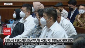 VIDEO: Sidang Perdana Dakwaan Korupsi Minyak Goreng
