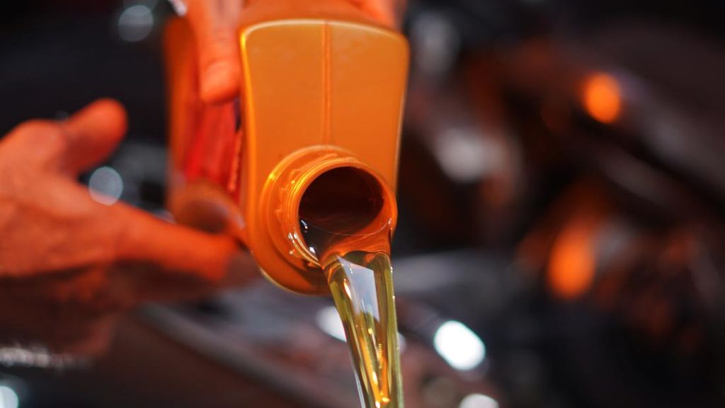 Acuan Kapan Ganti Oli Mobil, Bukan Cuma Waktu dan Kilometer