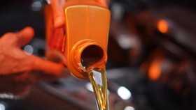 img-title Risiko Sepele hingga Ekstrem Telat Ganti Oli Mesin Mobil