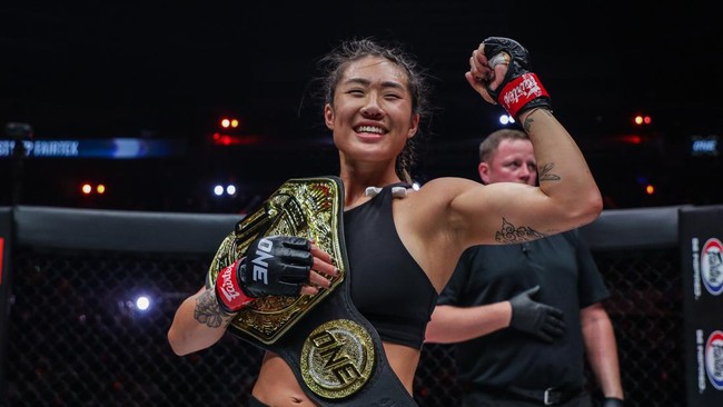 Angela Lee termotivasi untuk merebut gelar kedua dari Xiong Jing Nan setelah melihat adiknya, Christian Lee, menjadi juara ONE Lightweight.
