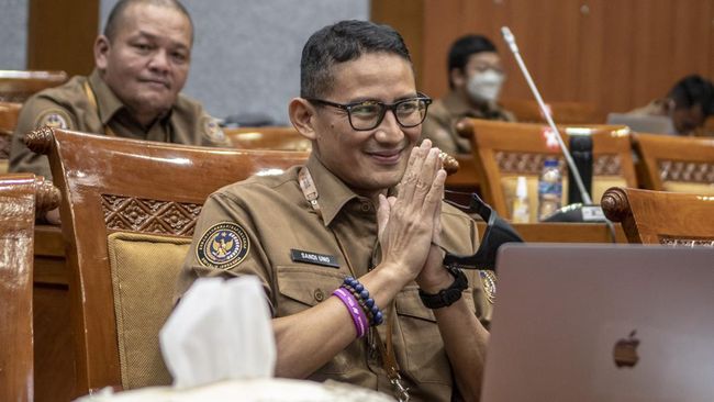 Sandiaga Uno mengklaim tak pernah berbicara secara khusus dengan Ketum Gerindra Prabowo Subianto soal kesiapan dirinya maju di Pilpres 2024.