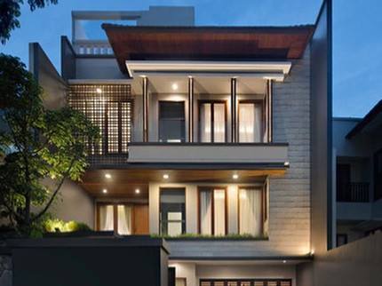 Potret Rumah Empat Lantai Milik para Artis, Ada Lift-nya