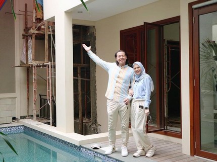 7 Potret Rumah Cut Meyriska & Roger Danuarta, 4 Lantai Ada Liftnya Bun!