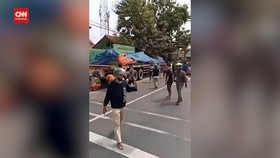 VIDEO: Detik-detik Kecelakaan Truk Trailer di Bekasi, 10 Orang Tewas