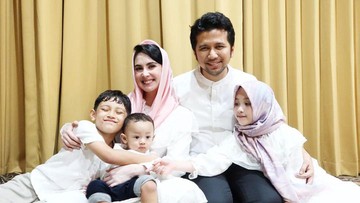 KEHIDUPAN SEBAGAI KELUARGA PEJABAT