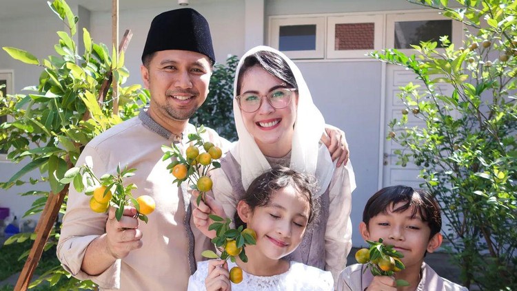 Arumi Bachsin dan Suami Arumi Bachsin dan Suami
