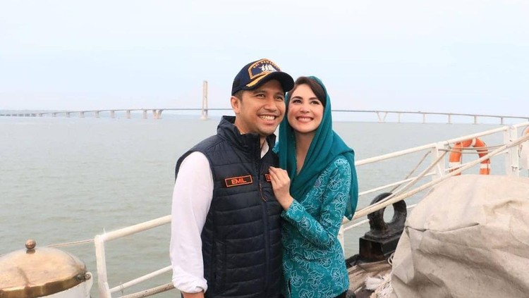 Arumi Bachsin dan Suami