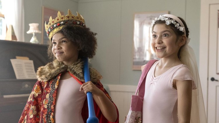Film Ivy & Bean: Doomed to Dance Ivy & Bean: Doomed to Dance. (L to R) Madison Validum as Bean, Keslee Blalock as Ivy in Ivy & Bean: Doomed to Dance. Cr. Bettina Strauss/Netflix © 2022.