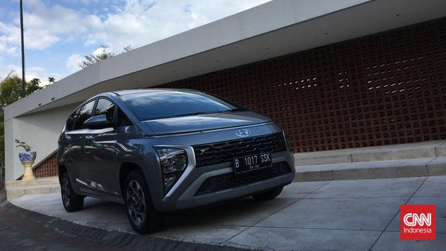 Kabin Stargazer ringkas, namun mengutamakan fungsionalitas sebagai mobil penumpang yang masuk segmen low MPV.
