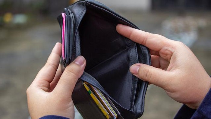 4 Kebiasaan Sepele Ini Jadi Penyebab 'Kantong Kering', Ada yang Sering Dilakukan?